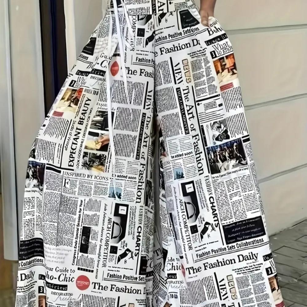 Stylish Newspaper Print Wide Leg Pockets Pants